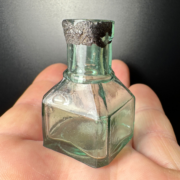 Стеклянный амулет: работает или нет? Личный опыт и неожиданные выводы