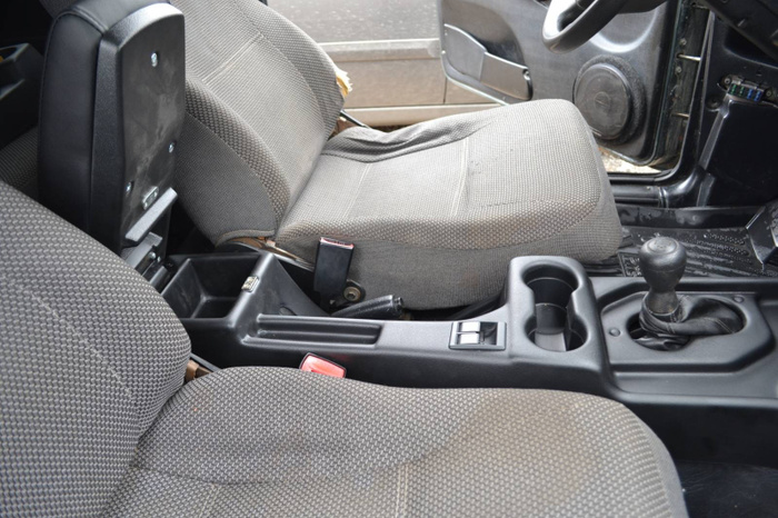 Центральная консоль тоннеля+подлокотник от New Action на Ниву - Lada 4x4 5D, 1,7