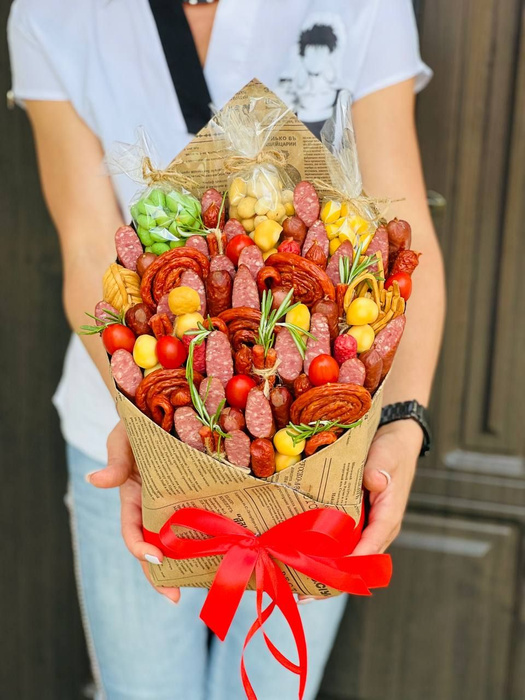 Мужской букет из колбасок
