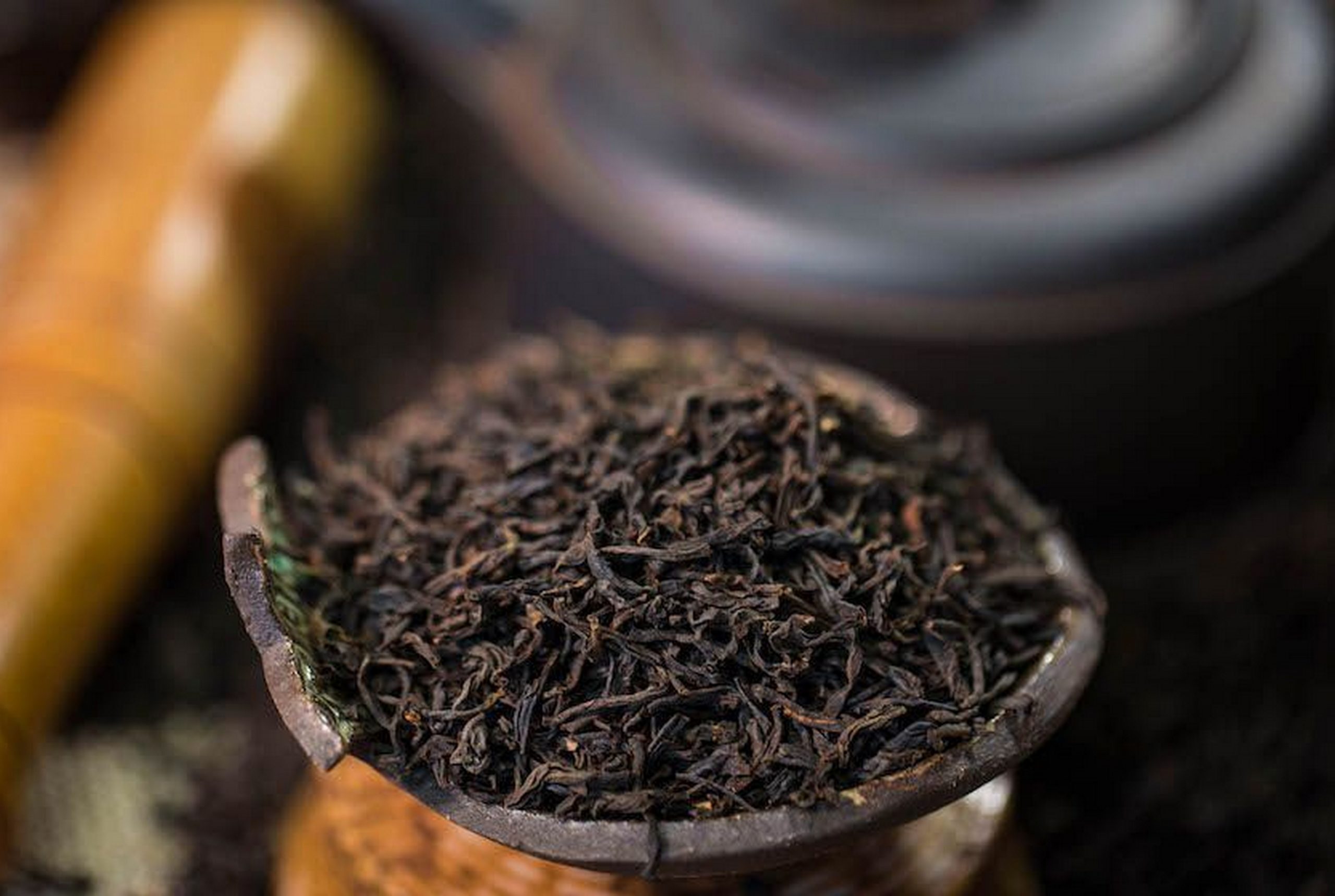 Черный китайский чай сорта. Чай черный Ассам. Индийский чай Ассам. Чай Индия Ассам. Индийский чёрный чай Ассам.