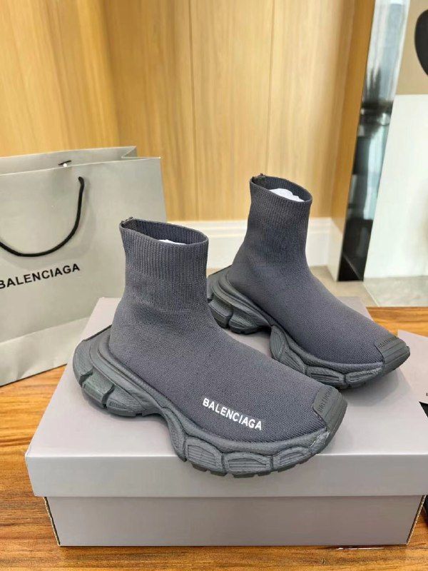 Әдемі жігіттермен порно кастинг