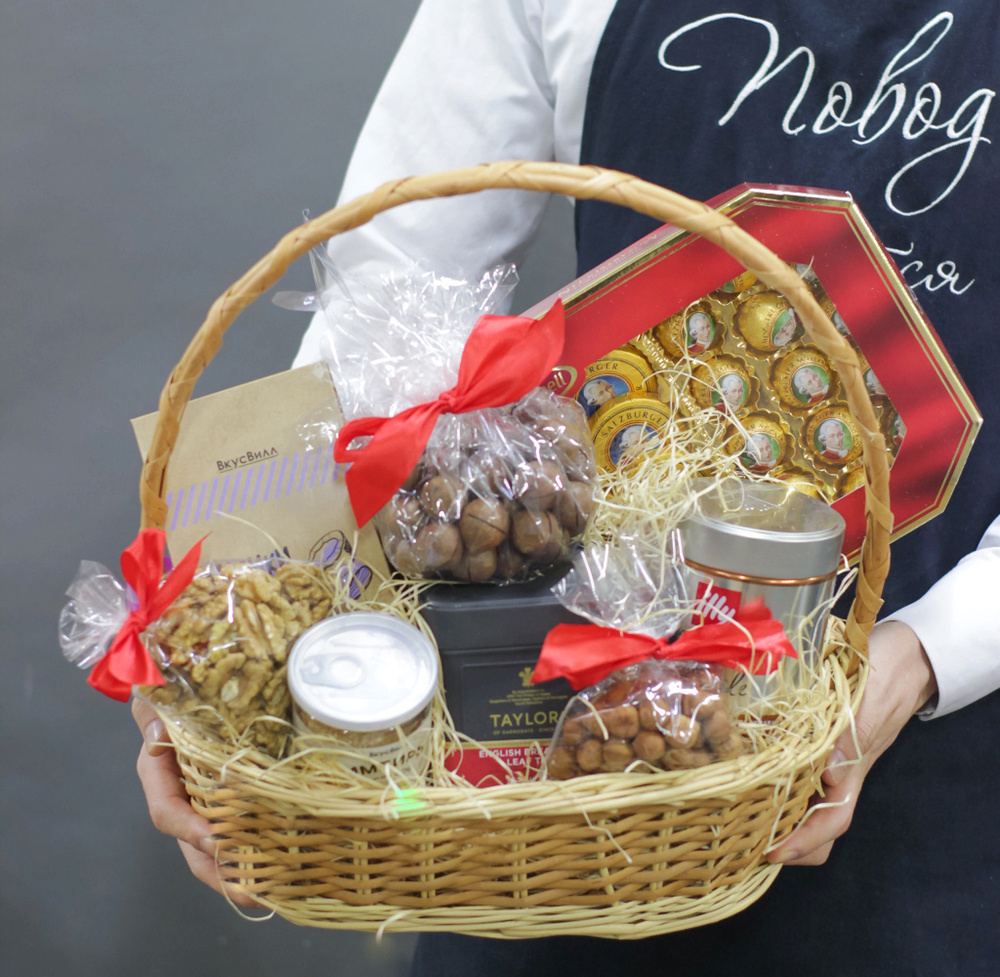 Подарочная продуктовая корзина "Черный рыцарь" для дня рождения ...
