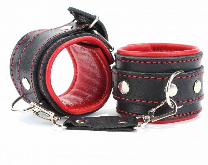 Черные оковы с красным подкладом - купить с доставкой по выгодным ценам ...