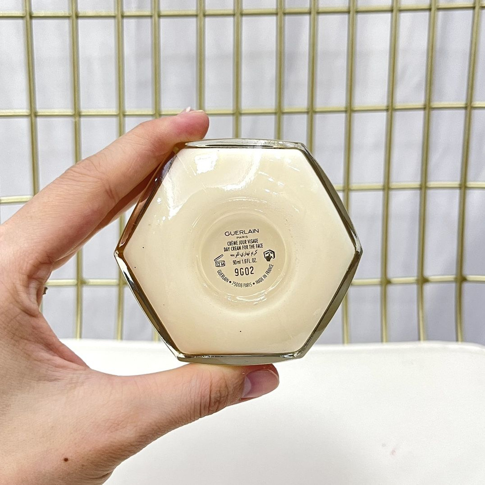 GUERLAIN GUERLAIN ABEILLE ROYALE MATTIFYING DAY CREAM  guerlain-guerlain-abeille-royale-mattifying-day-cream