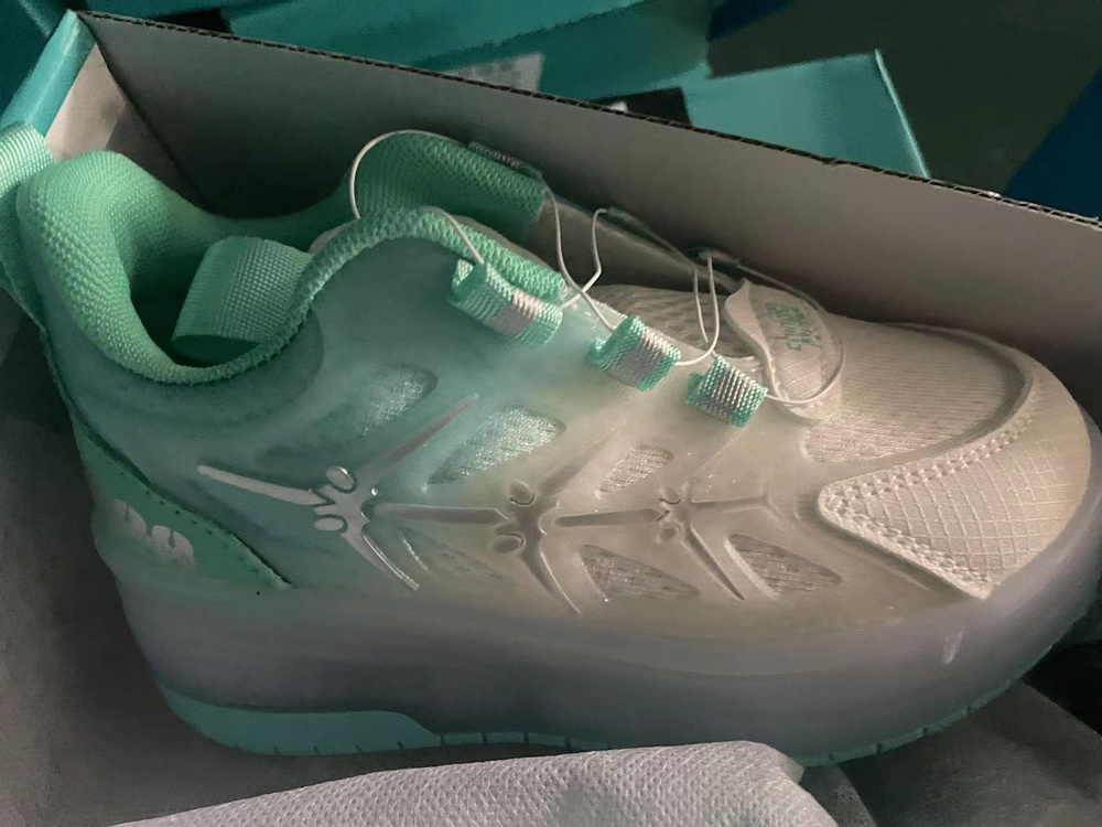 Кроссовки роликовые - купить с доставкой по выгодным ценам в интернет ...