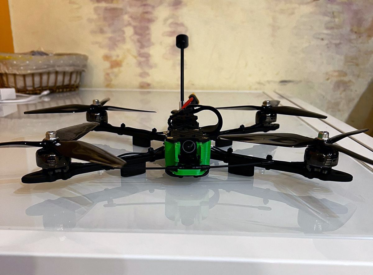 Почему FPV-дроны остаются неуязвимыми на поле боя