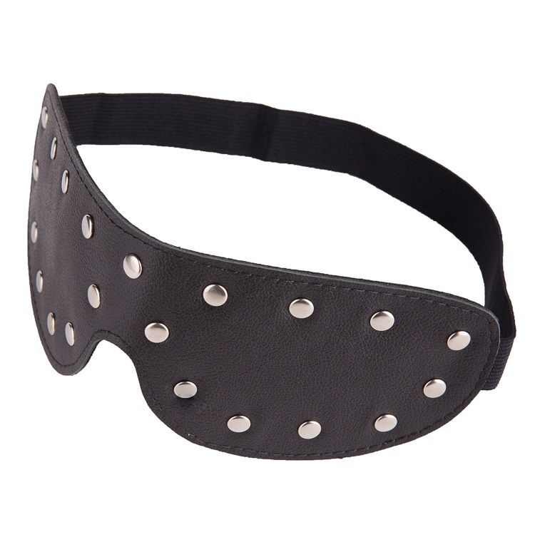 Черная кожаная маска на глаза с заклепками - купить с доставкой по ...