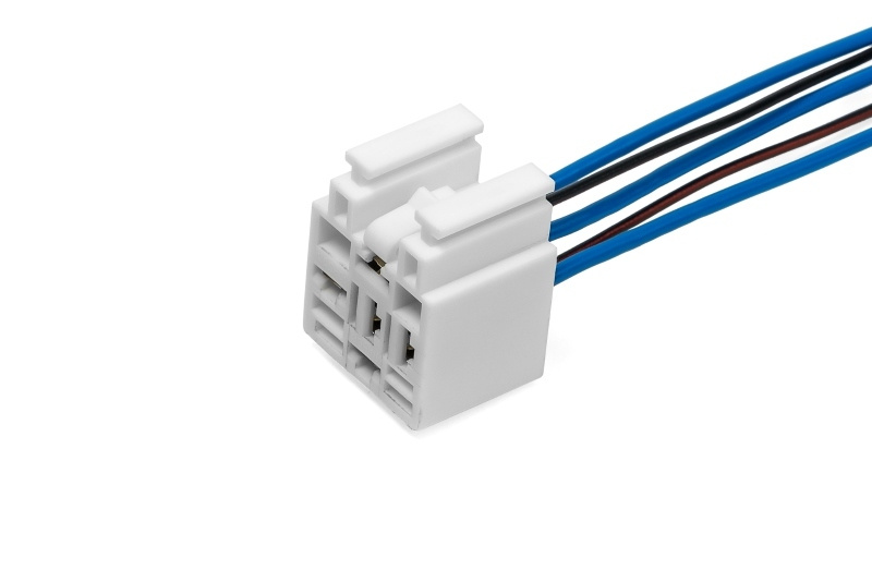 Колодка с проводом на реле 5ти-контактное блока предохранителей, 1118 ...