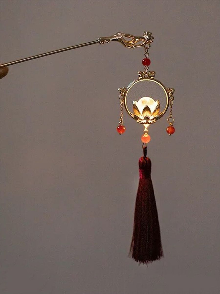 Anime & Comics Заколка для волос 1 шт. - купить с доставкой по выгодным ...