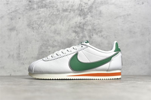 Nike cortez outlet negras y doradas