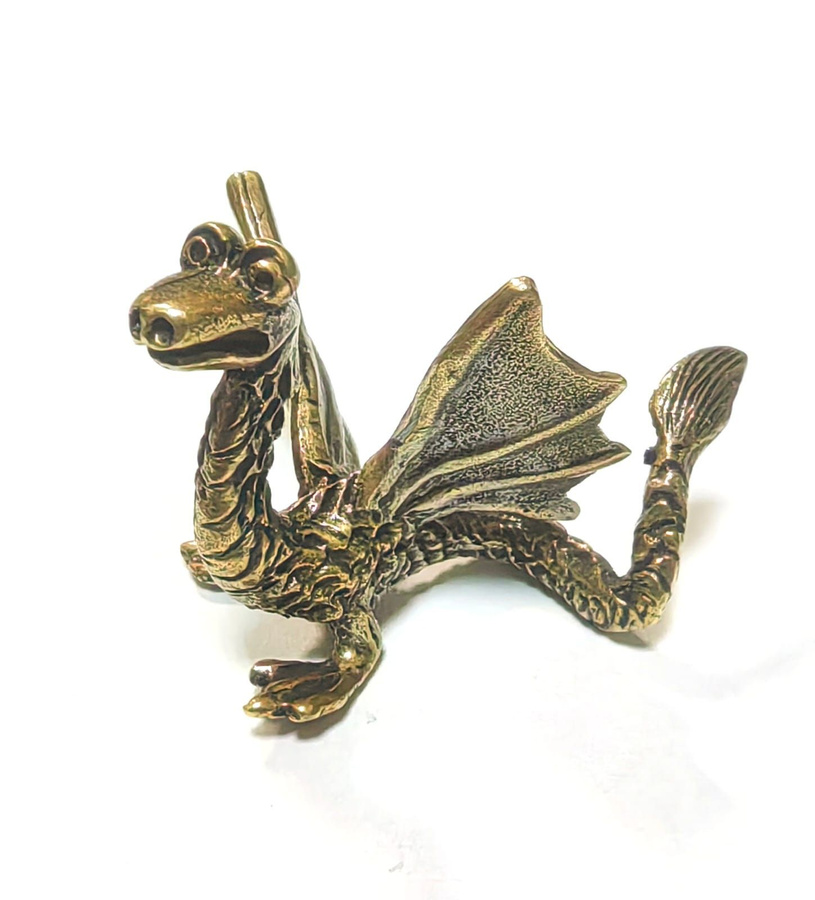 Дракон из латуни. Бронзовая статуэтка дракон. Бронзовые статуэтки дракон денежный. Дракон из латуни. Брелок дракон.