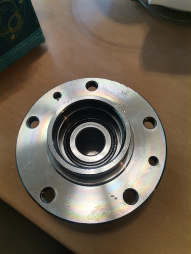 Ступица задняя Веста (с дисковым тормозом) в сборе с подшипн ...