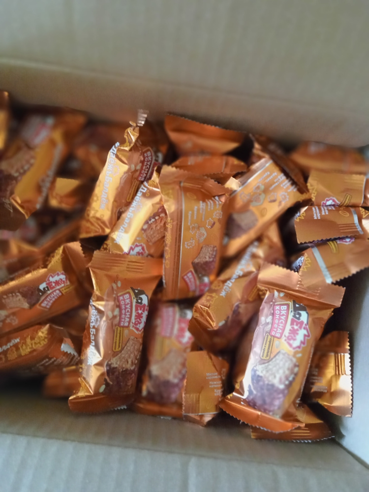 Вафельный батончик Даёжъ с карамелью, арахисом и криспи, в шоколаде ...