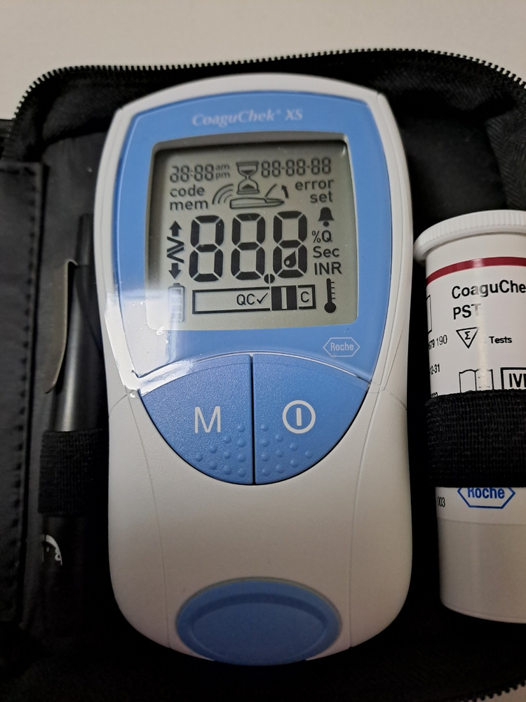 Коагулометр Коагучек (CoaguChek) XS + 12 тест-полосок в комплекте ...