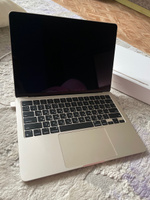 Apple Macbook Air M2 Ноутбук 13.6", Apple M2, RAM 8 ГБ, SSD, Apple M2, MacOS, (MLY23), золотой, Русская раскладка #4, Елена М.