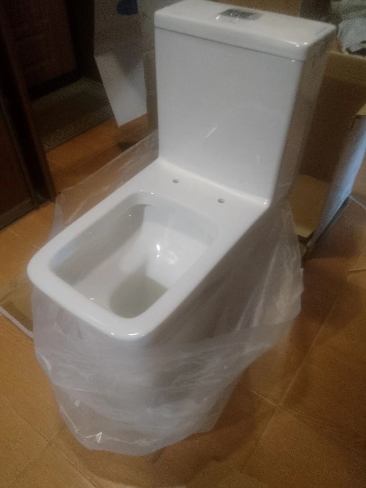 Отличная покупка! Унитаз пришёл целым, упаковка надёжная. Доставка была быстрой,