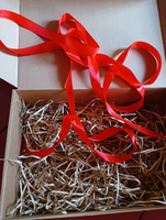 Подарочная коробка GILEV 32x22x10см с наполнителем и красной лентой #85, Юлия 