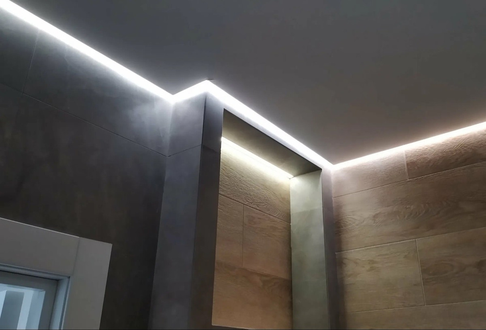 парящий потолок со светодиодной подсветкой по периметру