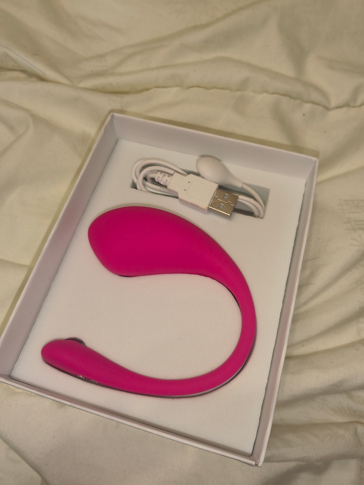 Lovense Lush 3 - виброяйцо с управлением смартфоном - купить с ...