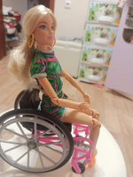 Кукла barbie в инвалидном кресле grb93