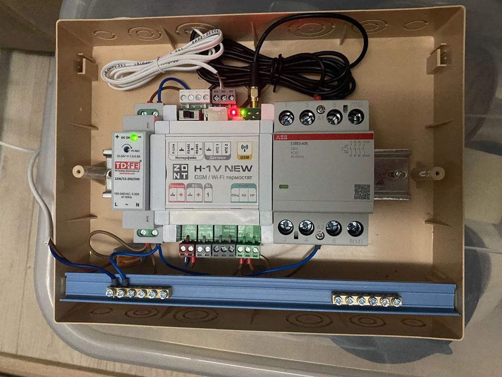 1SAE341111R0631 | ABB ESB40 Schütz 230V ac-Spule, 3-polig, 400V / 40 A 230V ac 2.77 kW 3 Schließer, 1 Öffner Sicherheit | RS