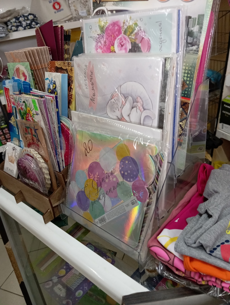 горка из оргстекла/ Прозрачная витрина-стеллаж настольный торговый ...