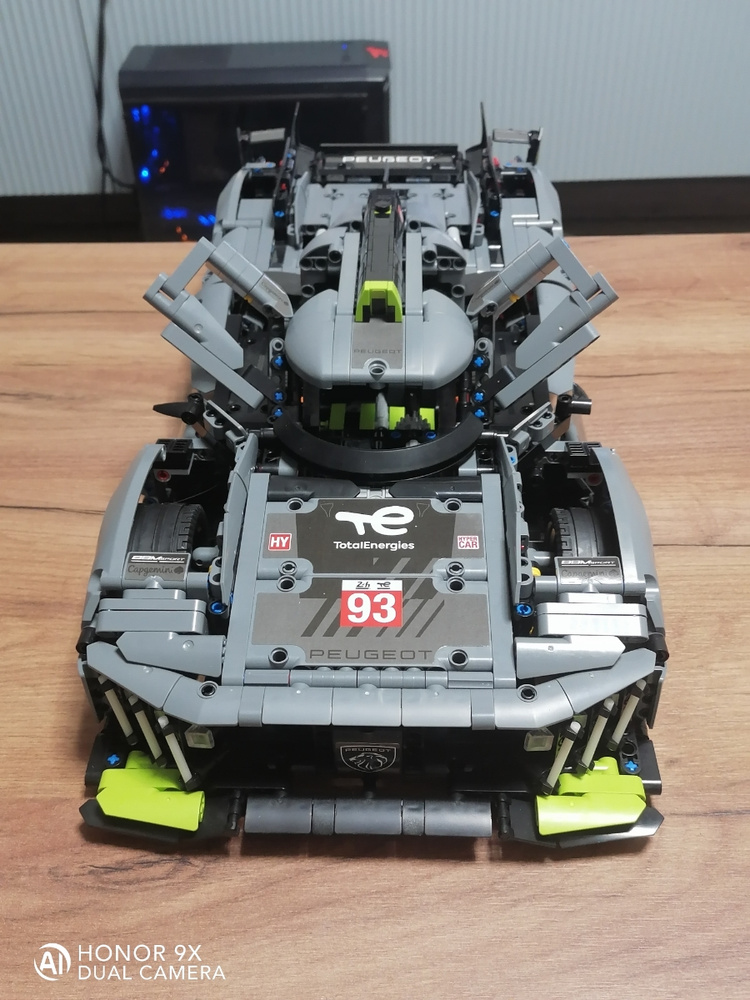 Конструктор Техник "Porsche 911 RSR" 1630 деталей (спортивная машина ...