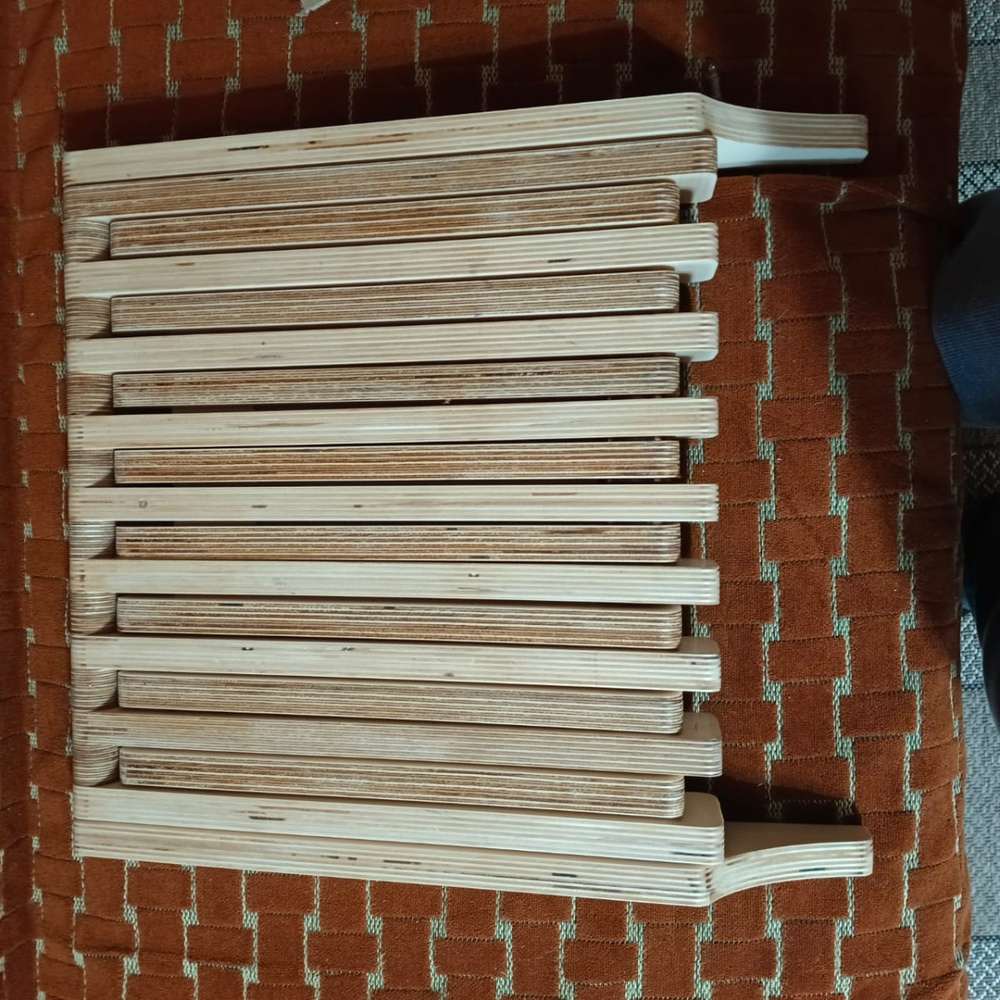 Стул складной настенный в прихожую и на кухню бежевый АзбукаДекор ...