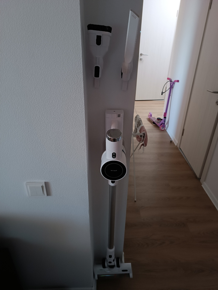 Вертикальный пылесос для дома беспроводной Weissgauff V11 BLDC Turbo ...