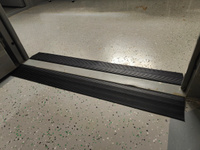 Пандус полимерный РУБЕЖ для порогов высотой 1 см (10х900х100 мм), чёрный, для колясок, склада и автомобилей #8, Сергей Ю.