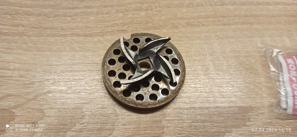 Точильный камень для заточки ножей и решетки мясорубки. Точилка для ...