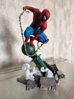 Фигурка Marvel Comics: Spider-Man (Lamppost) Gallery Diorama Statue (25 см) #1, Веселов С.