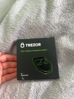 Аппаратный криптокошелек Trezor One 2024 черный - холодный кошелек для криптовалют от официального реселлера BIP39 #38, Егор Г.