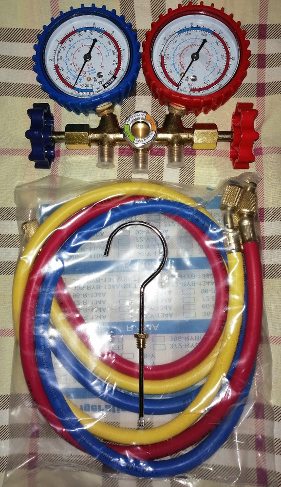 Коллектор манометрический двухвентильный с переходниками в кейсе + 3 ...