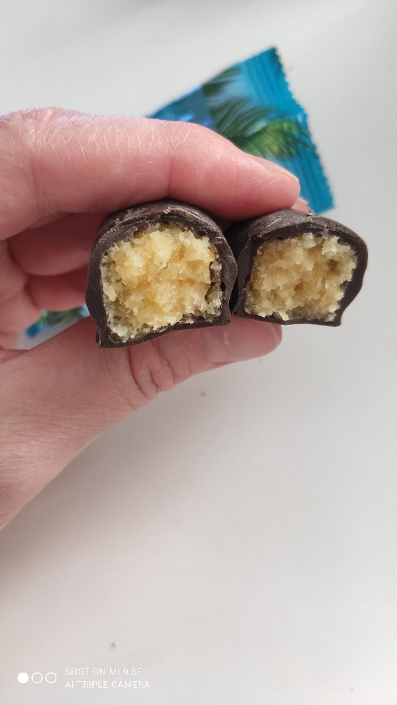 Конфеты из кокосовой стружки Мальдивы, конфеты из кокоса в шоколадной ...