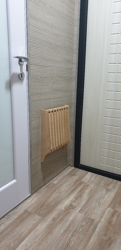 Стул складной настенный в прихожую и на кухню бежевый АзбукаДекор ...