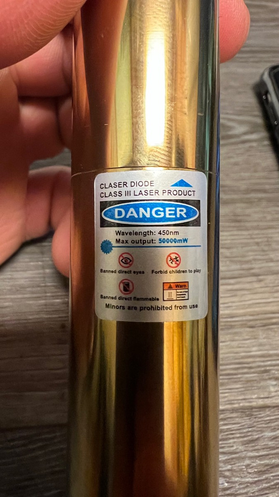 Лазерная указка Золотой дракон 200000mW (самая мощная) 200 км. - купить ...