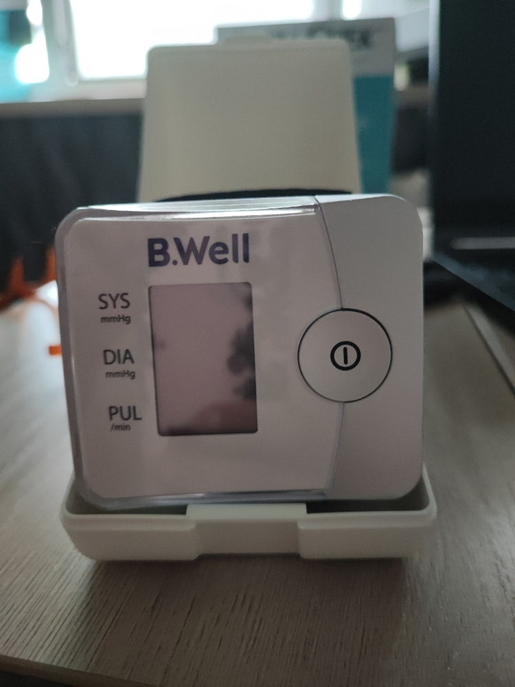 Тонометр автоматический на запястье B.Well PRO-39 с футляром - купить с ...