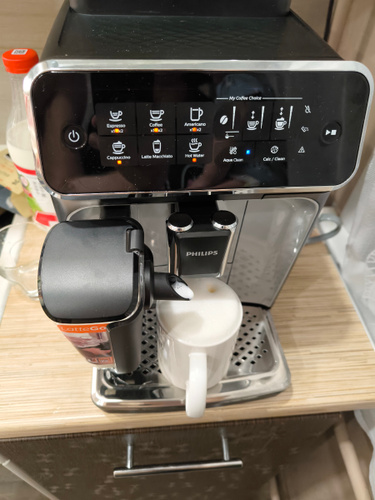 Автоматическая кофемашина Philips EP3246/70, черный купить по выгодной ...