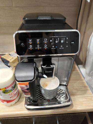 Автоматическая кофемашина Philips EP3246/70, черный купить по выгодной ...