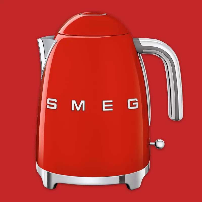 Smeg чайник золото. Чайник Smeg 1.7. Чайник Smeg klf03bleu. Чайник Смег красный. Чайник Smeg газовый.