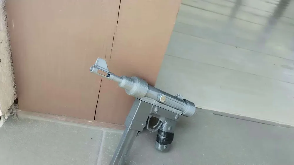 SMG  1:2